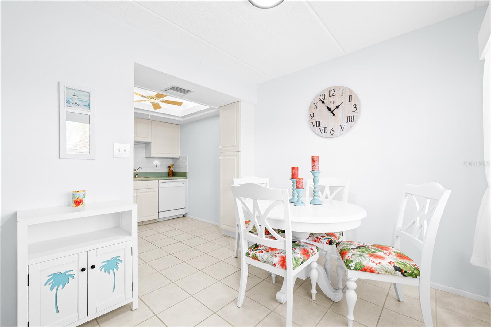 Image 5 of 32 For 11720 Park Boulevard 302