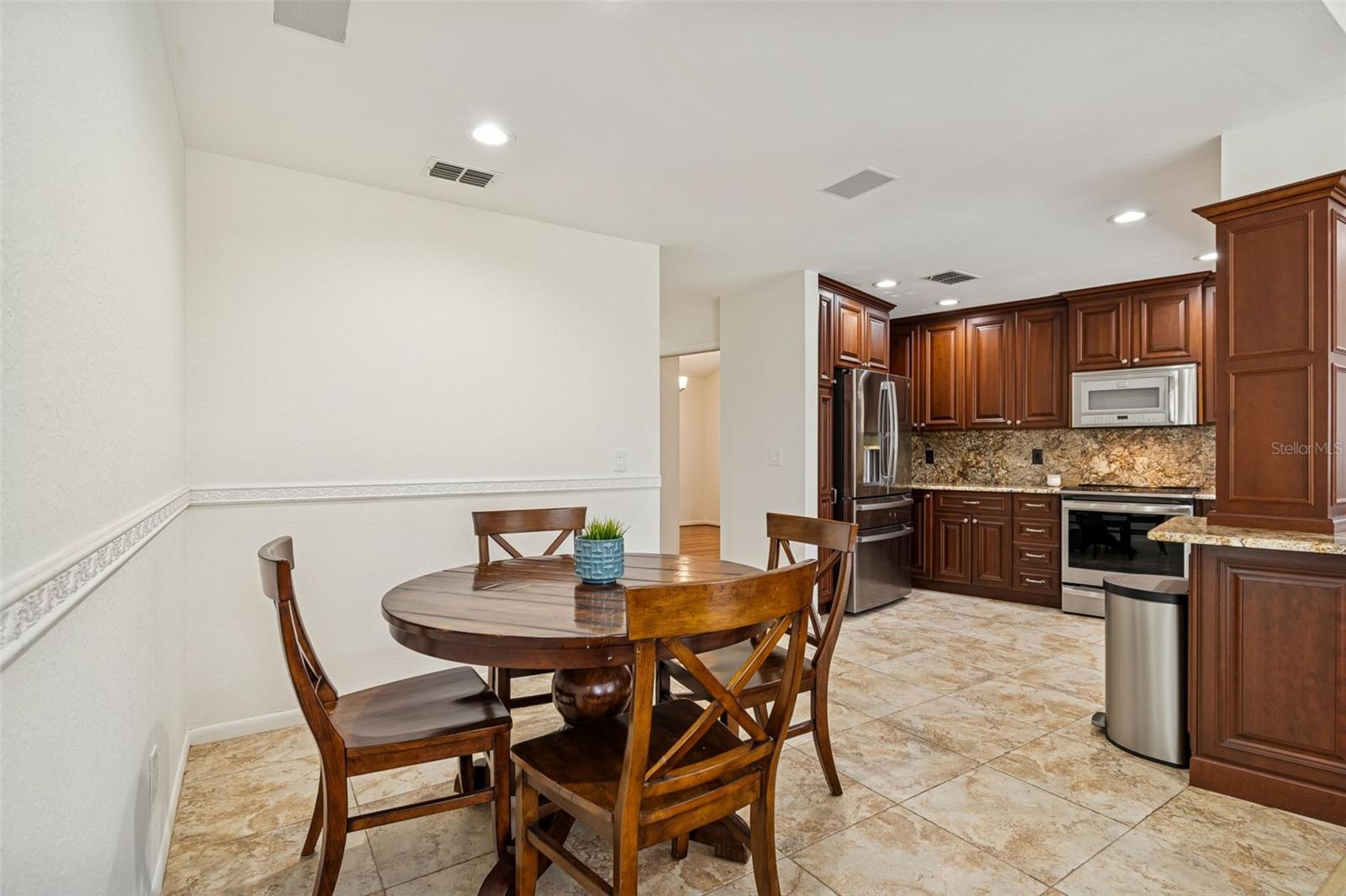 Image 17 of 89 For 2194 Pinnacle Circle N