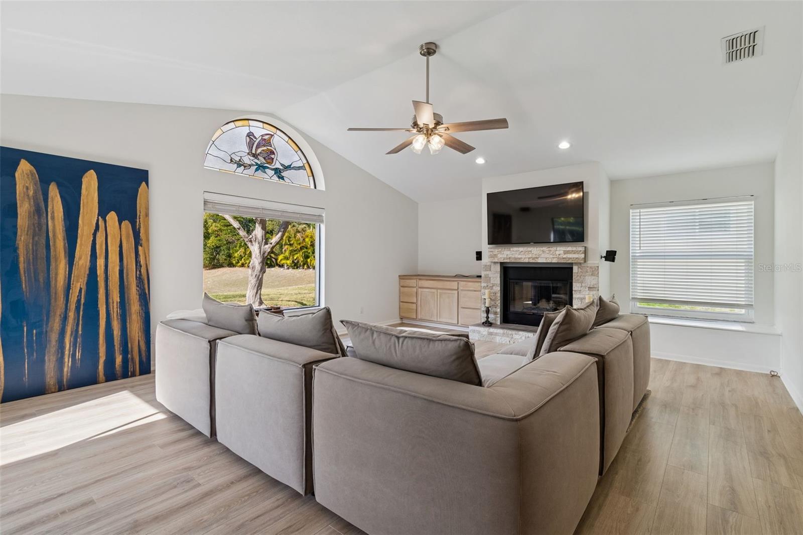 Image 20 of 89 For 2194 Pinnacle Circle N