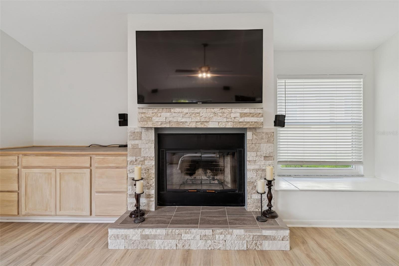 Image 26 of 89 For 2194 Pinnacle Circle N