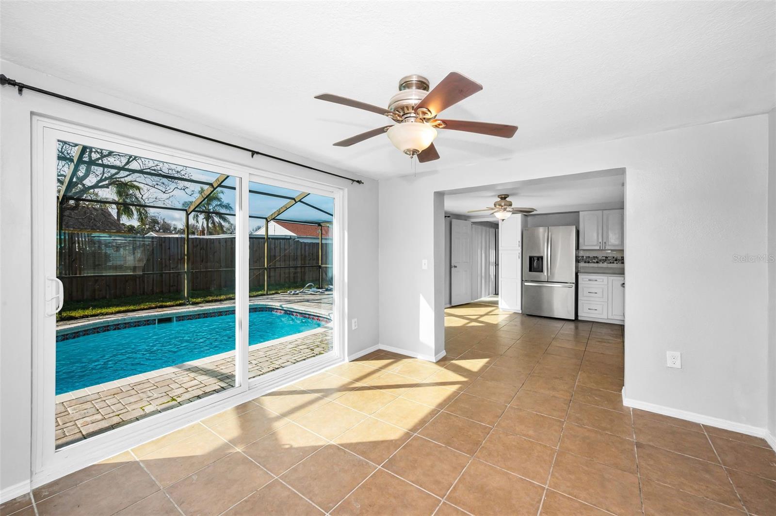 Image 16 of 36 For 3645 Overland Drive