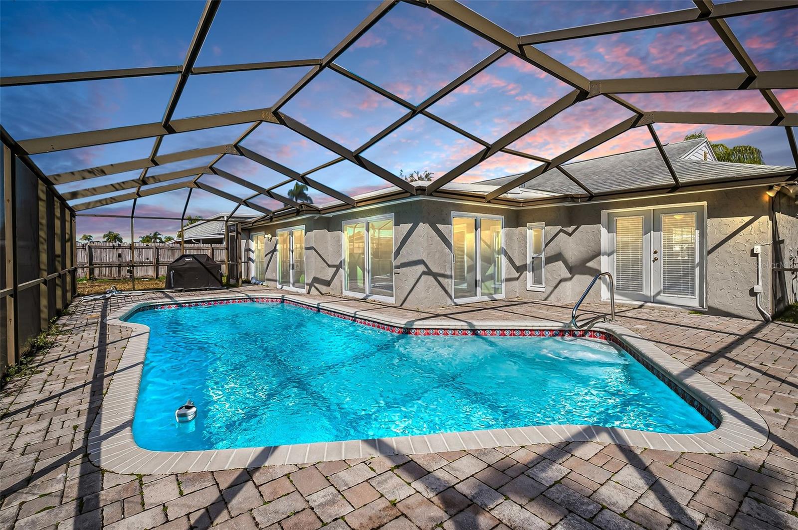 Image 17 of 36 For 3645 Overland Drive