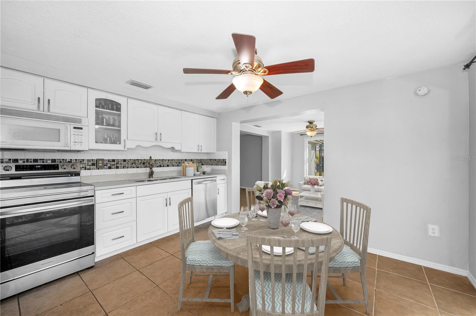 Image 6 of 36 For 3645 Overland Drive