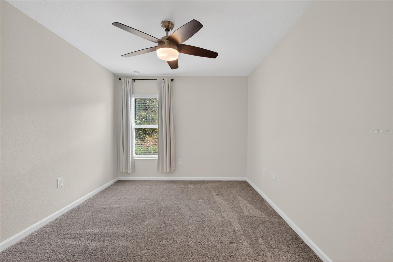 Image 16 of 40 For 4773 Magnetite Loop