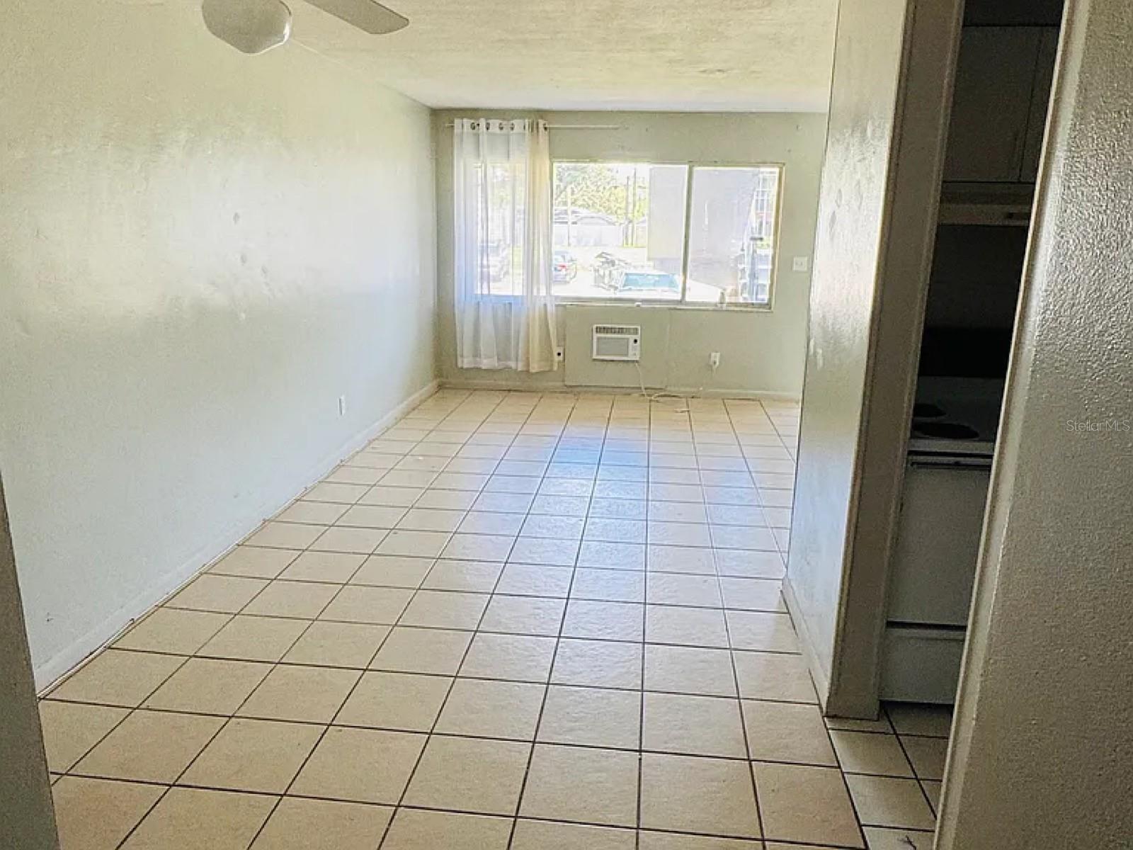 Image 3 of 13 For 2353 Shelley Street 11