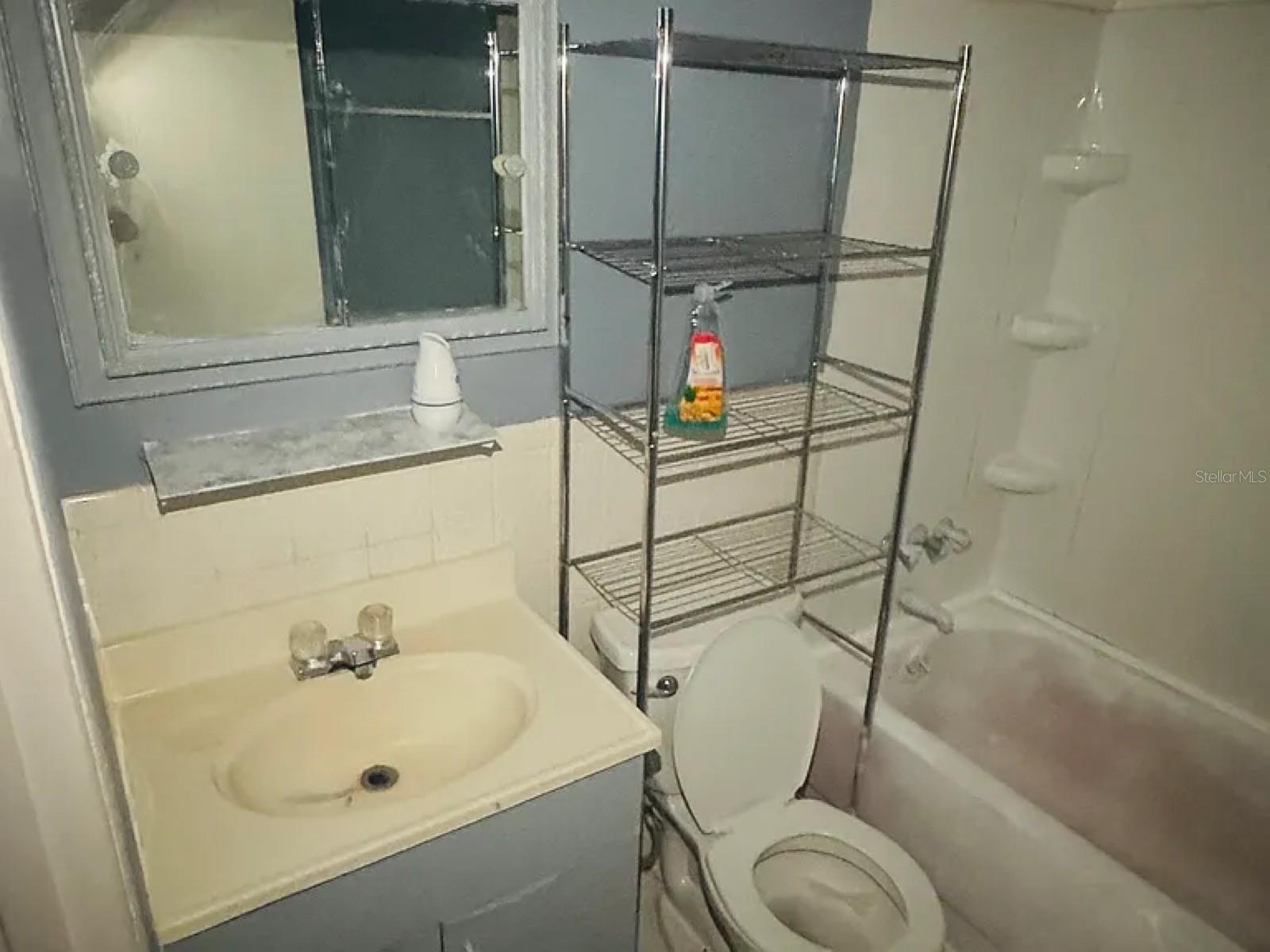 Image 8 of 13 For 2353 Shelley Street 11