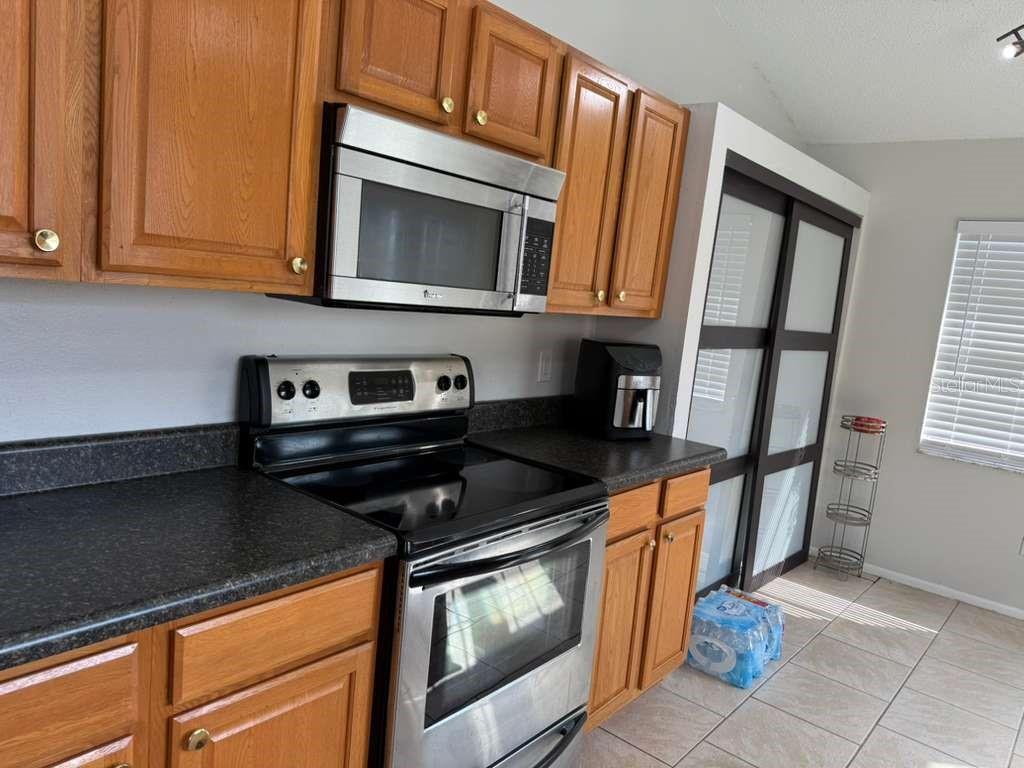 Listing photo id 20 for 1421 Mohrlake Drive