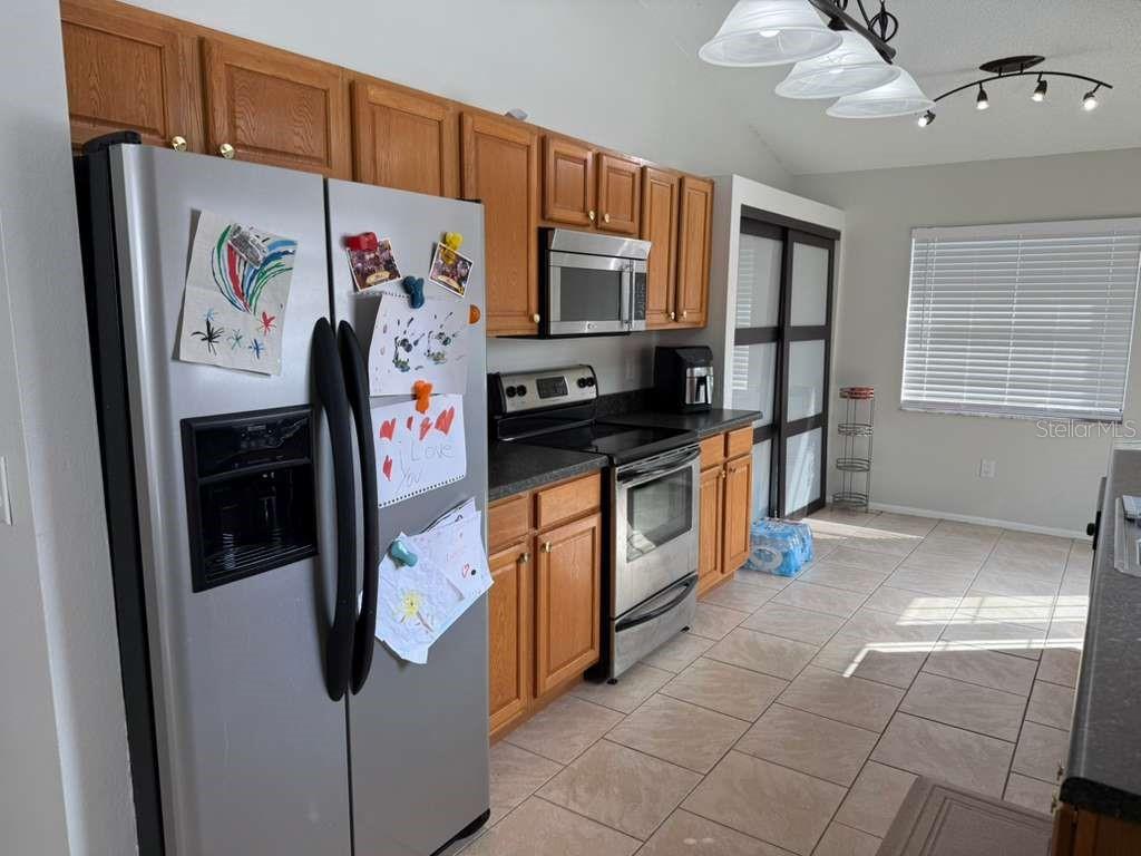 Listing photo id 21 for 1421 Mohrlake Drive