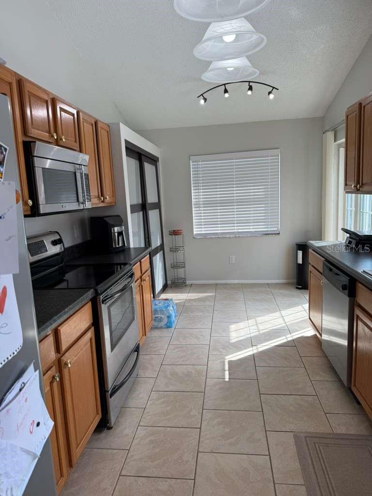 Listing photo id 23 for 1421 Mohrlake Drive