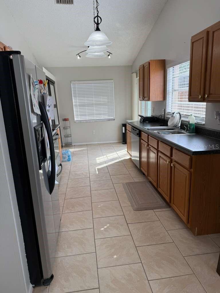 Listing photo id 24 for 1421 Mohrlake Drive