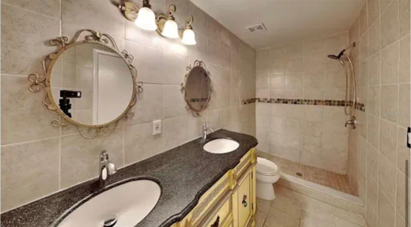 Listing photo id 34 for 1421 Mohrlake Drive