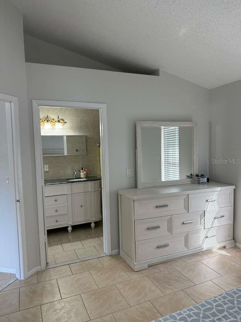 Listing photo id 36 for 1421 Mohrlake Drive