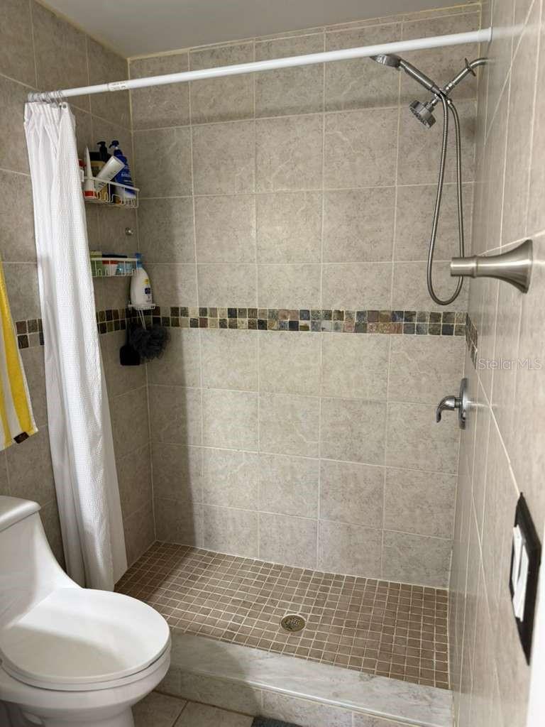 Listing photo id 37 for 1421 Mohrlake Drive