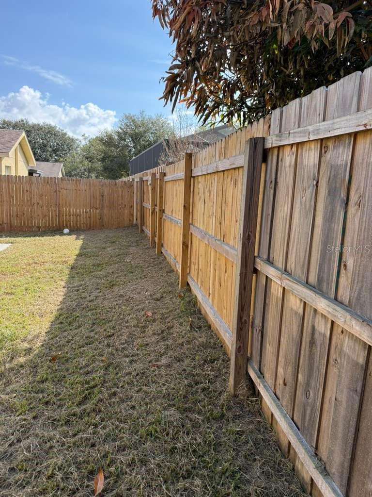 Listing photo id 45 for 1421 Mohrlake Drive