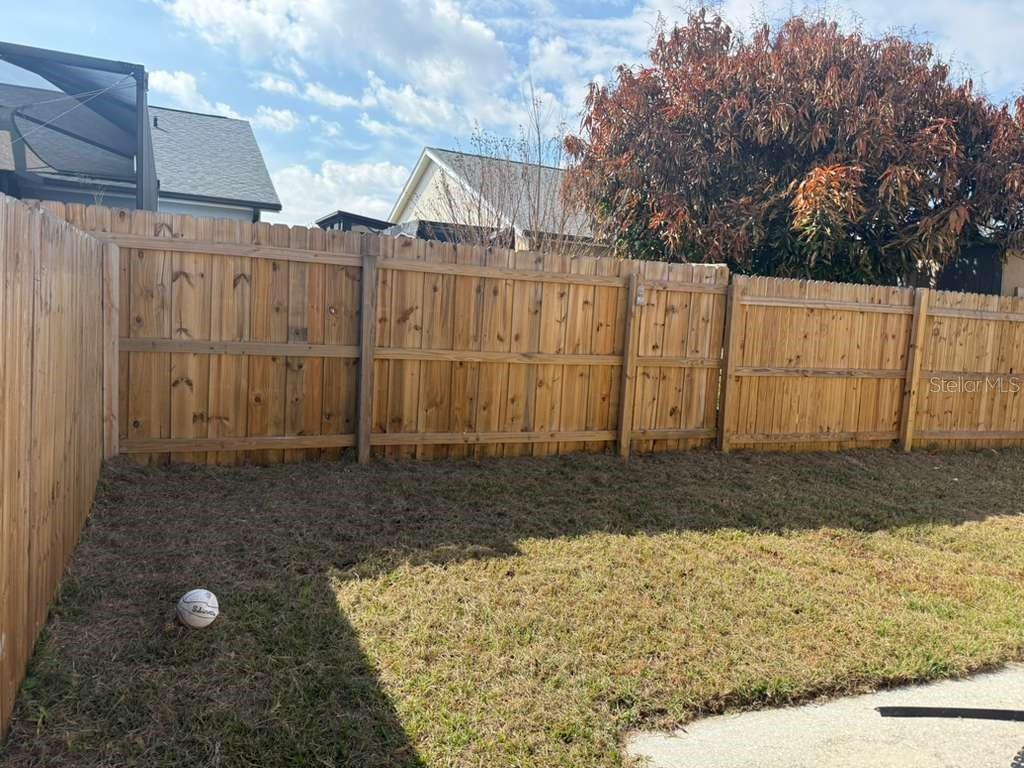 Listing photo id 46 for 1421 Mohrlake Drive