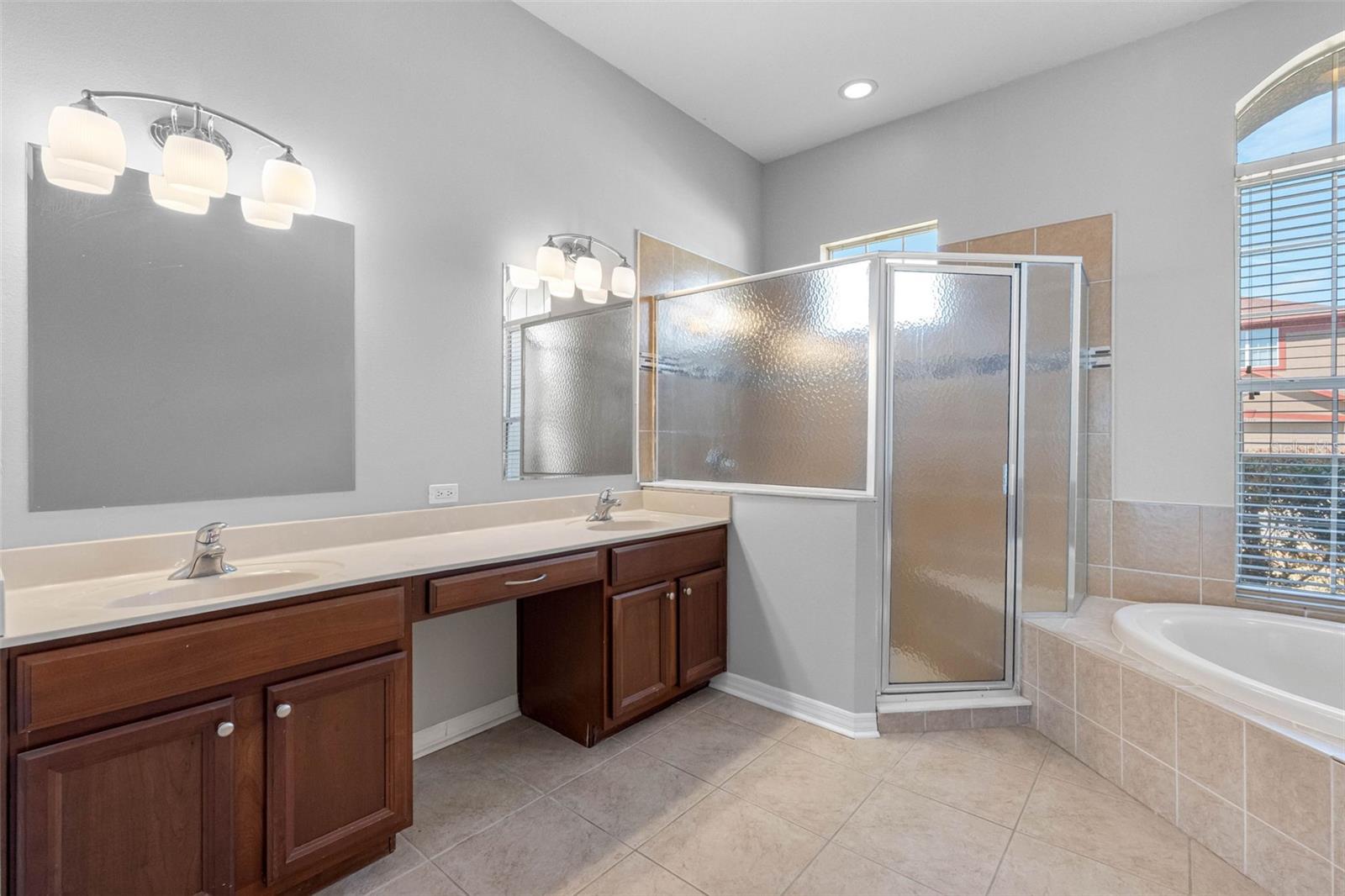 Image 15 of 43 For 4820 Portmarnock Way