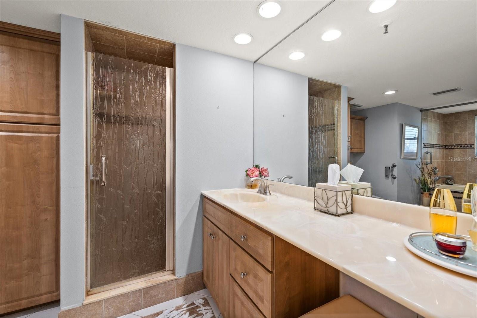 Image 17 of 44 For 1582 Gulf Boulevard 1508