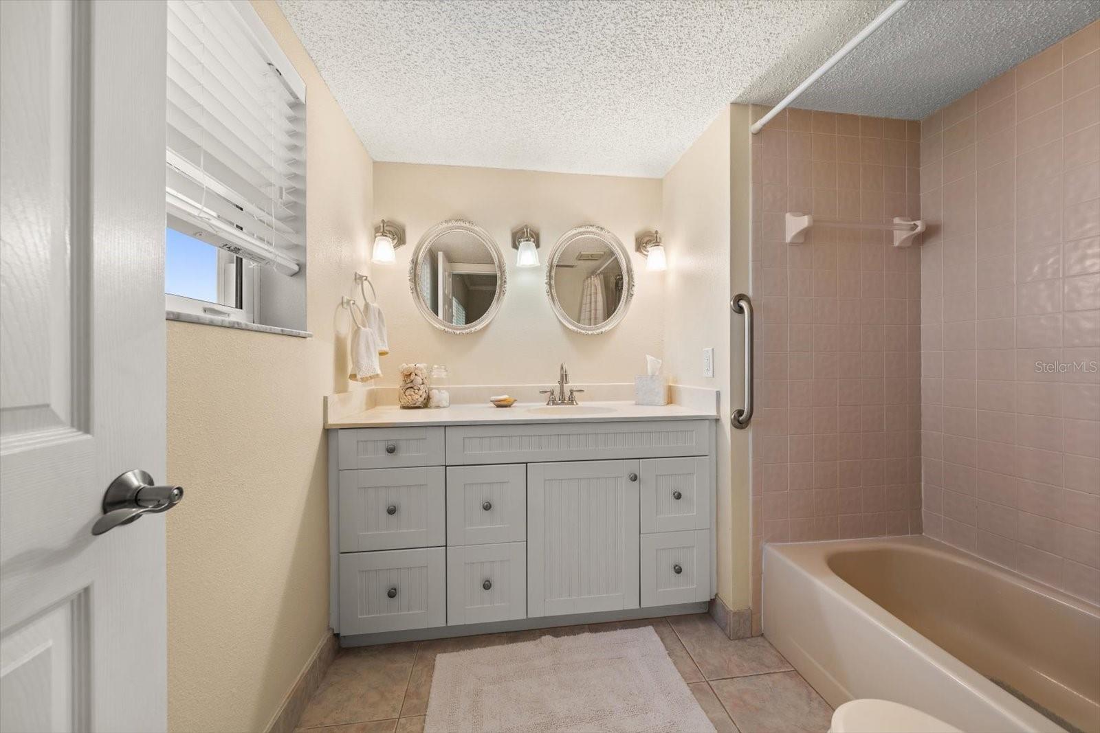 Image 22 of 44 For 1582 Gulf Boulevard 1508