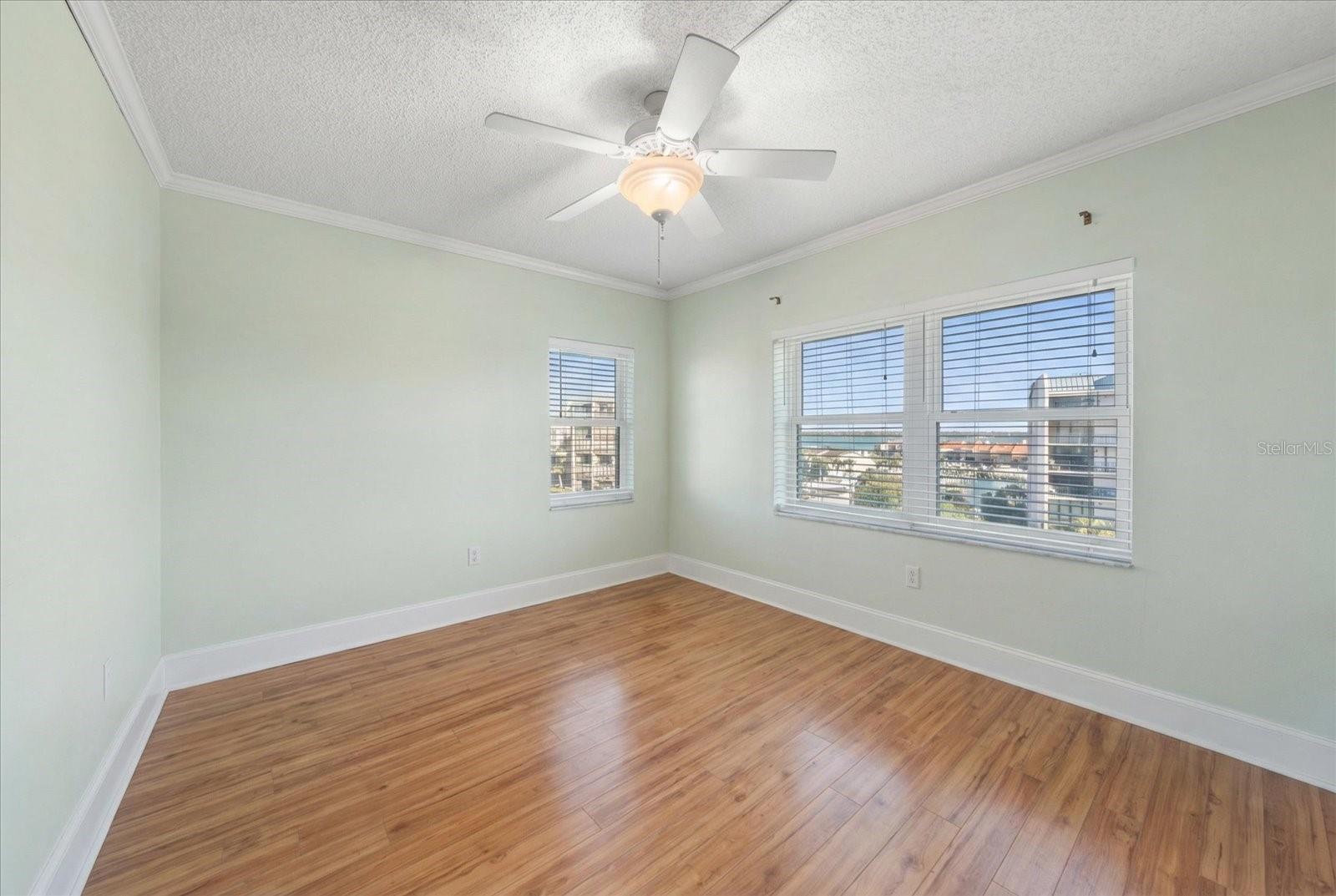 Image 25 of 44 For 1582 Gulf Boulevard 1508