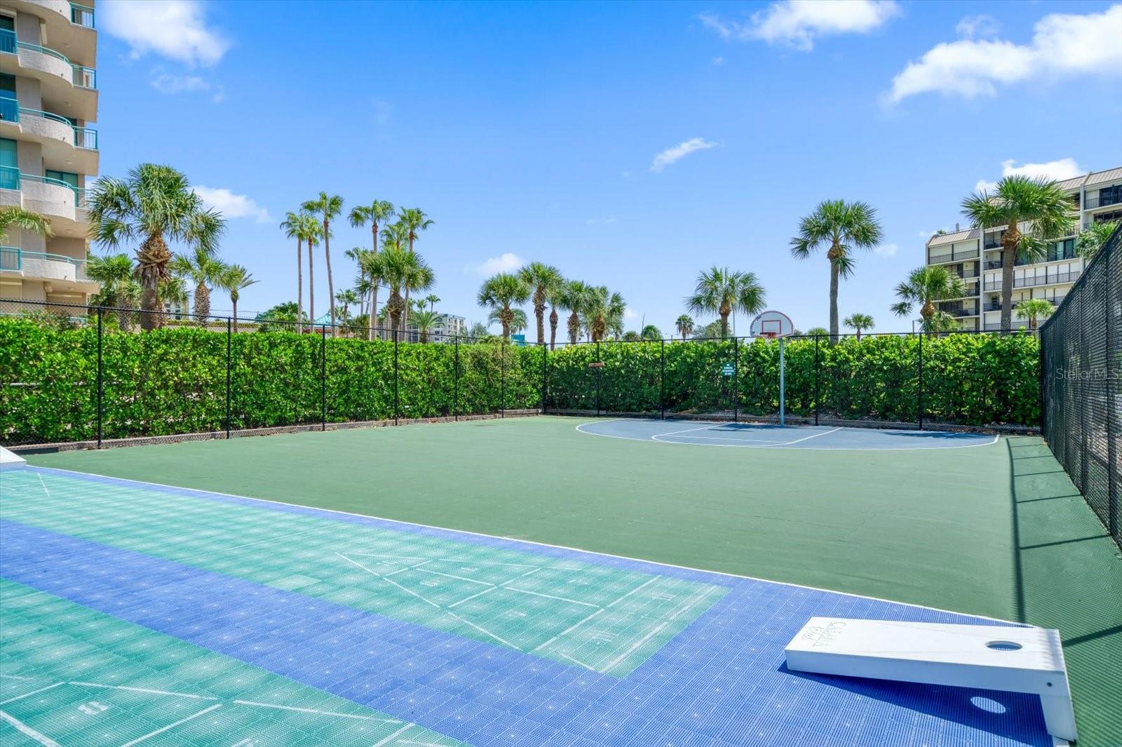 Image 35 of 44 For 1582 Gulf Boulevard 1508