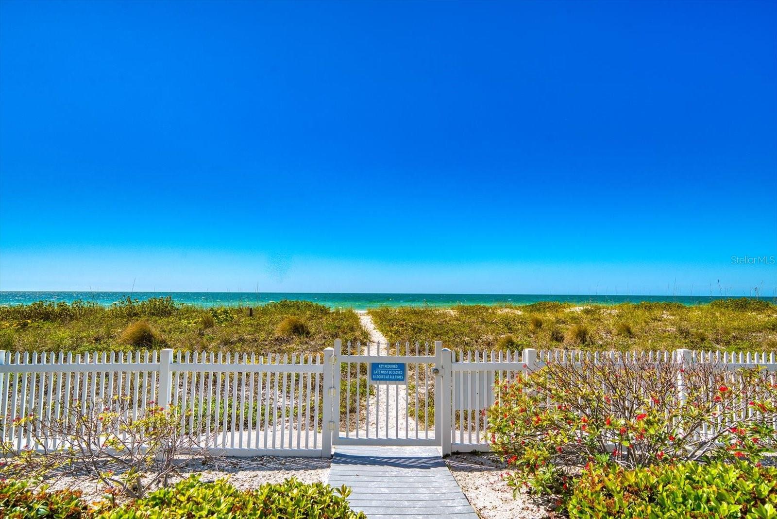 Image 37 of 44 For 1582 Gulf Boulevard 1508