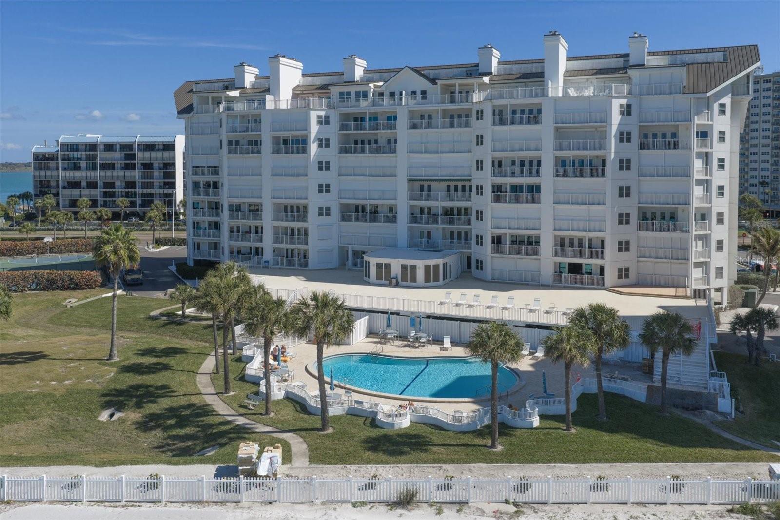 Image 4 of 44 For 1582 Gulf Boulevard 1508