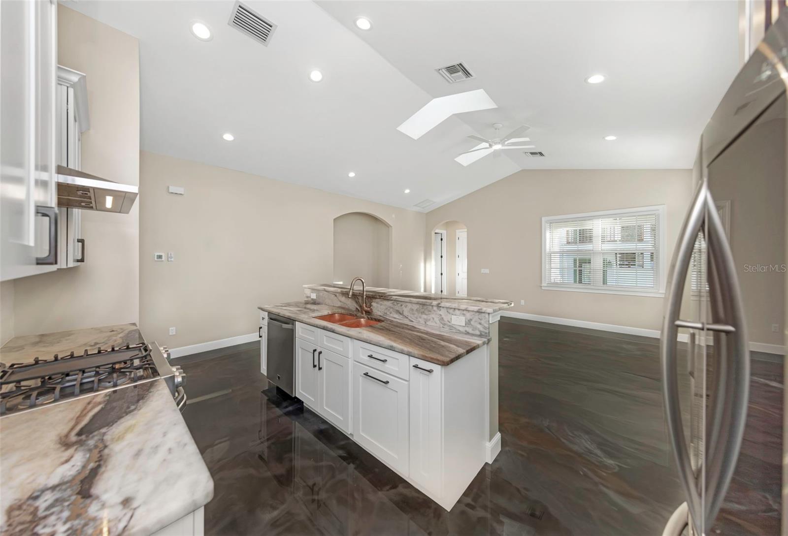 Image 16 of 63 For 2348 2nd Avenue S