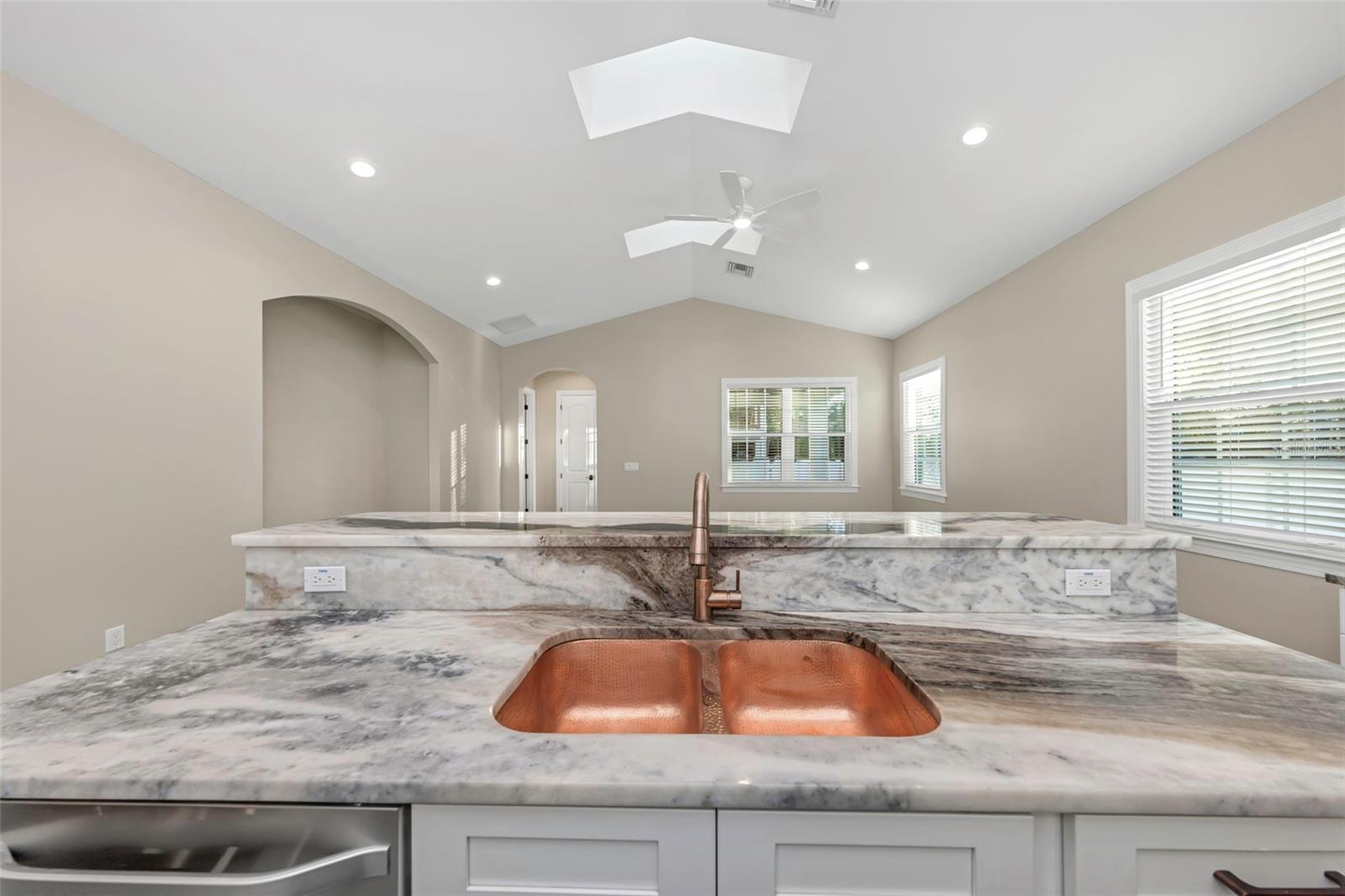 Image 22 of 63 For 2348 2nd Avenue S