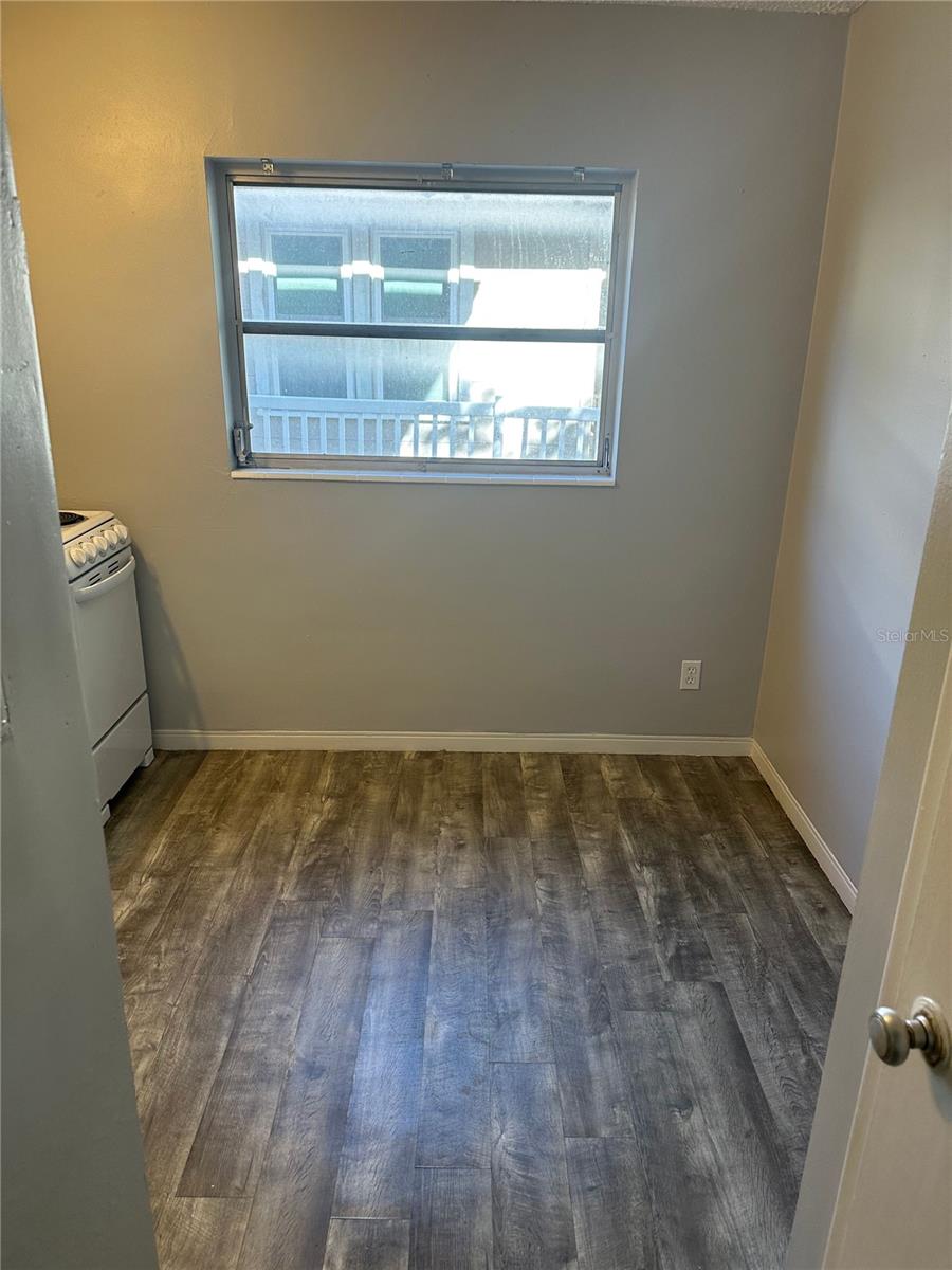 Image 4 of 8 For 865 5th Avenue N 3