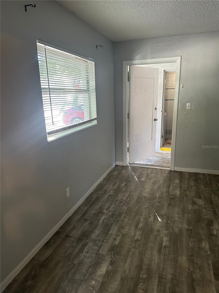 Image 5 of 8 For 865 5th Avenue N 3