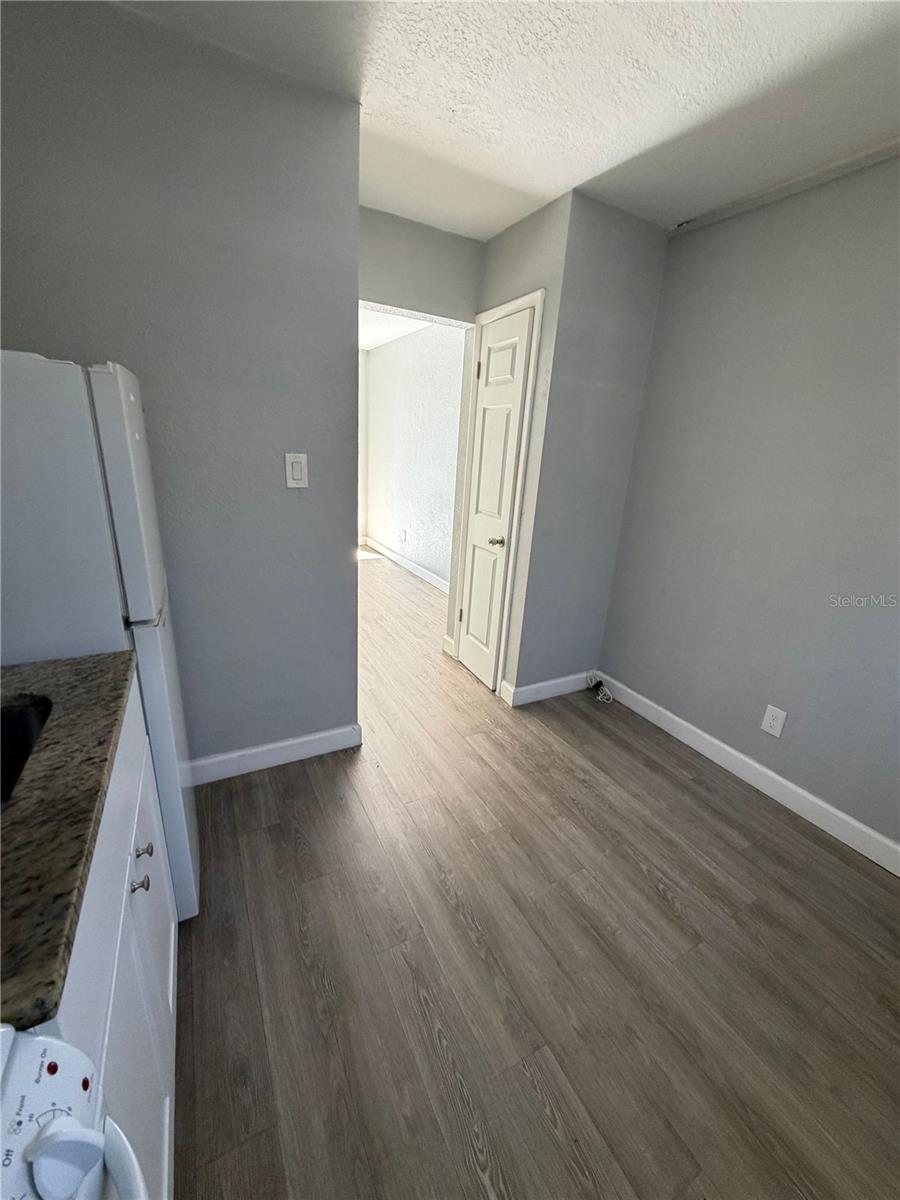 Image 6 of 8 For 865 5th Avenue N 3