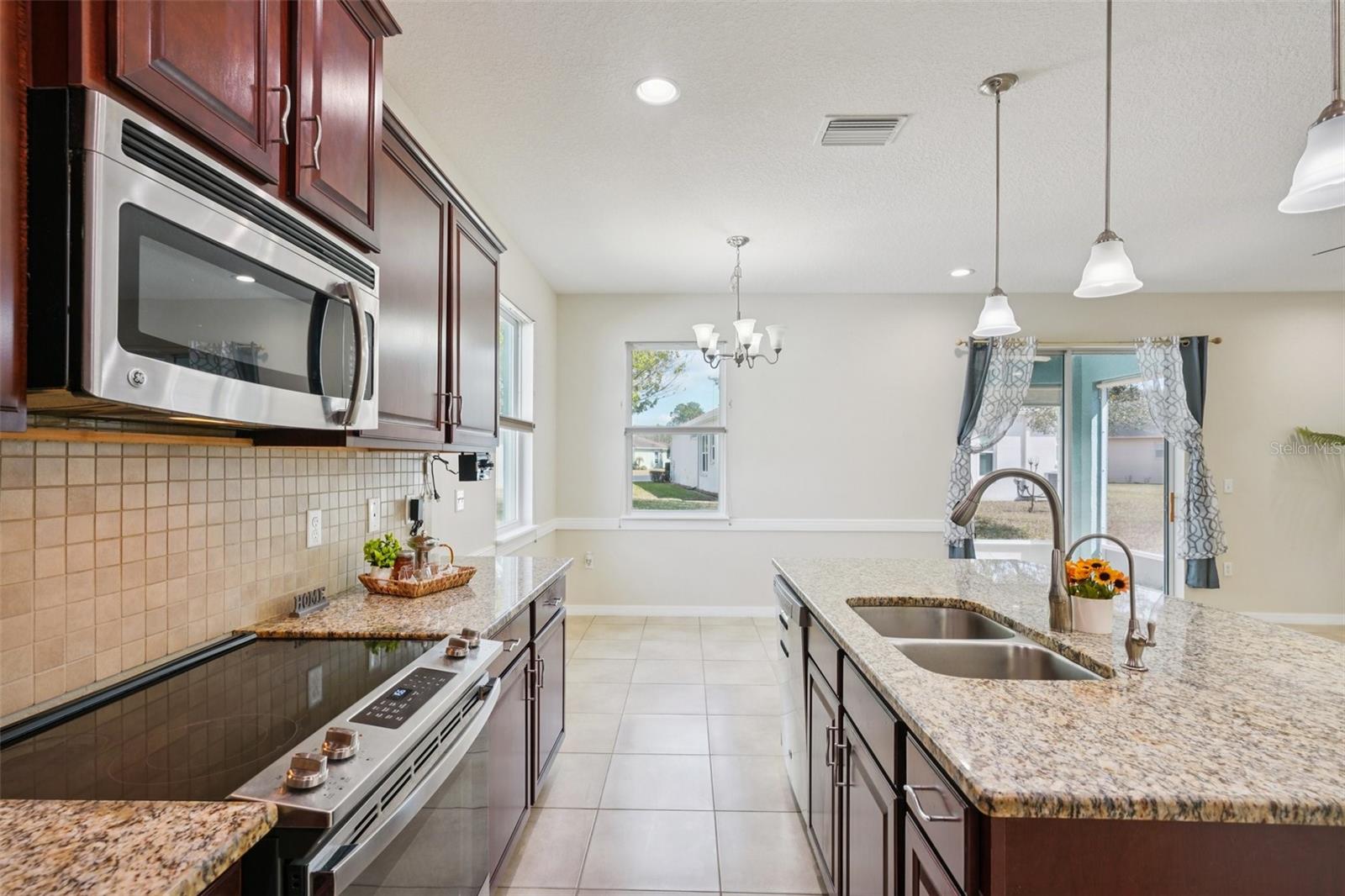 Image 11 of 41 For 11129 Kiskadee Circle