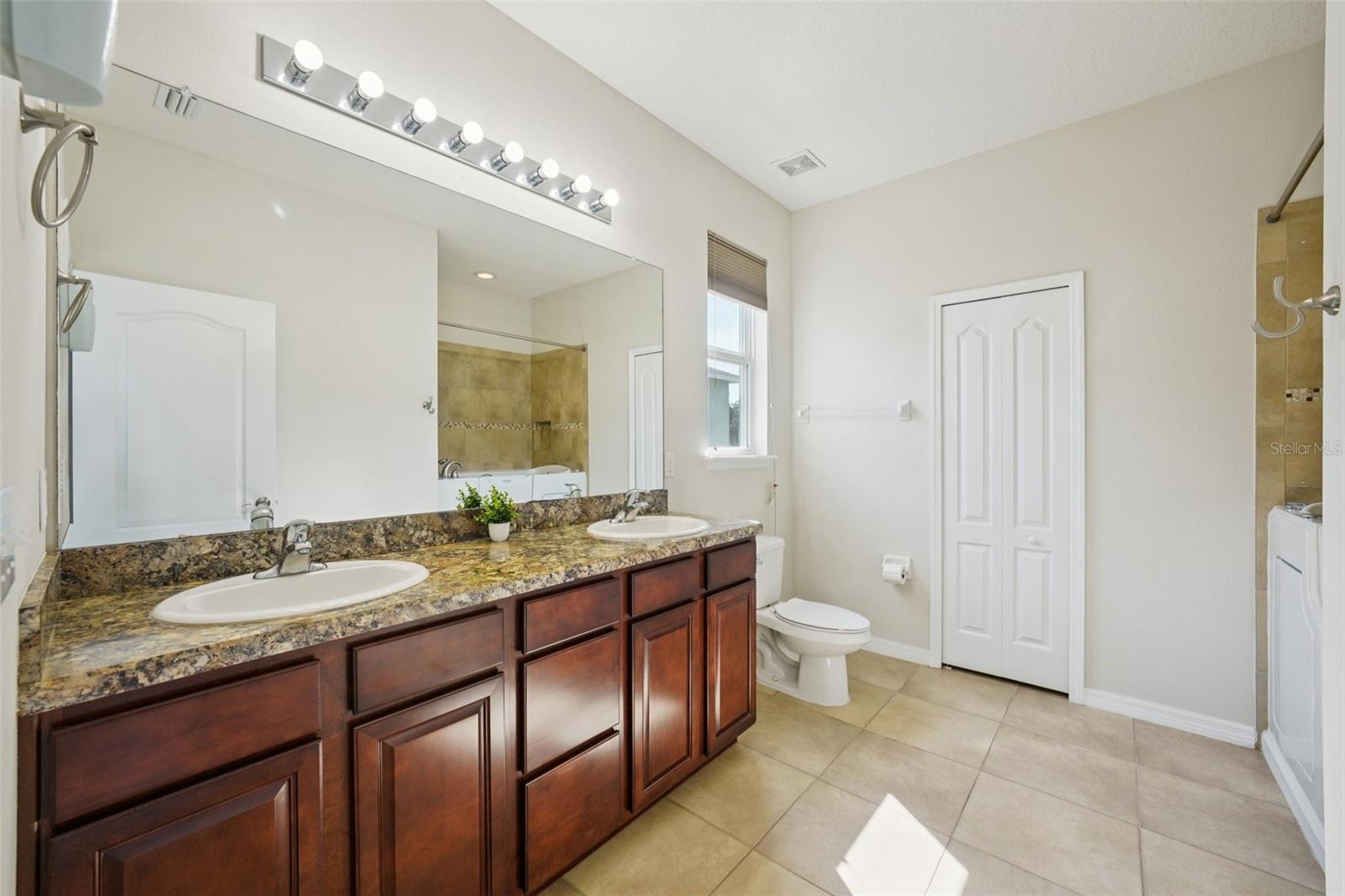 Image 15 of 41 For 11129 Kiskadee Circle