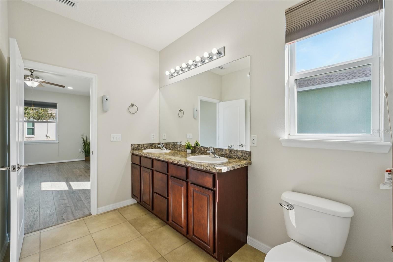 Image 16 of 41 For 11129 Kiskadee Circle