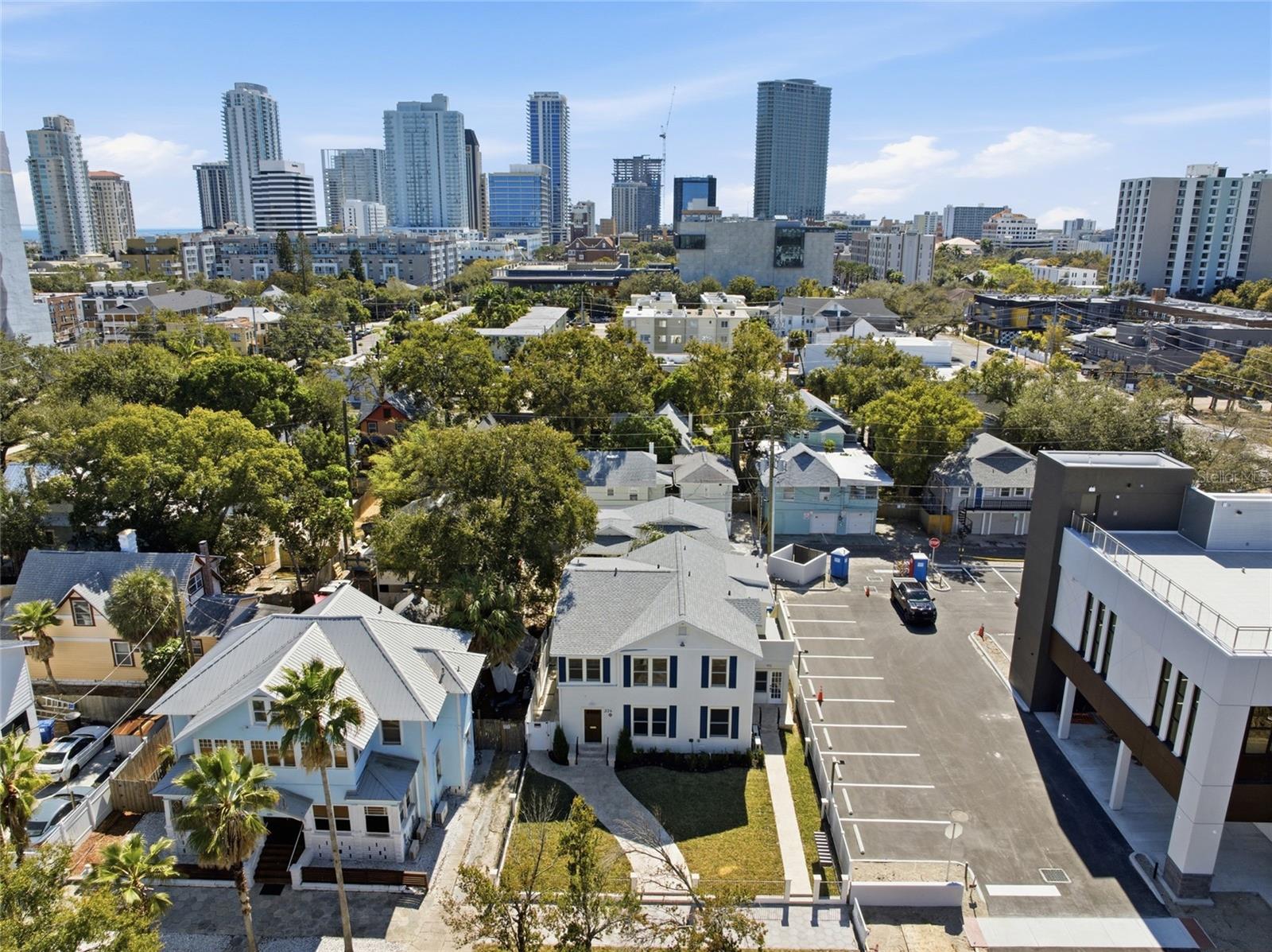 Listing photo id 28 for 326 6th Avenue N