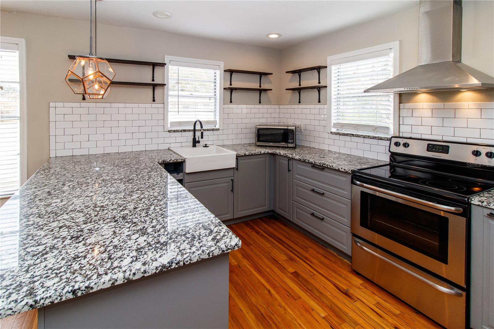 Image 11 of 36 For 126 Jean Street