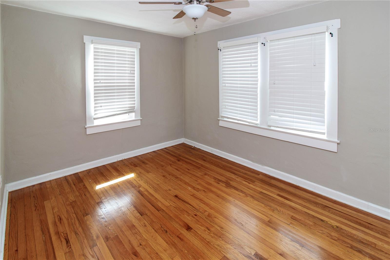 Image 16 of 36 For 126 Jean Street