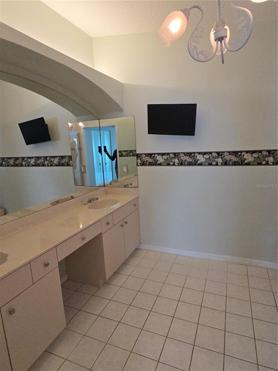 Image 16 of 19 For 11519 Holly Ann Drive