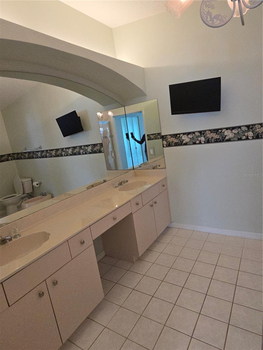 Image 17 of 19 For 11519 Holly Ann Drive