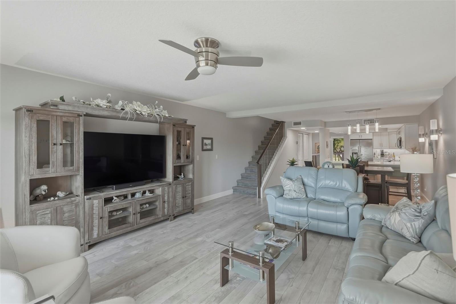 Image 13 of 37 For 544 Pinellas Bayway S Th13