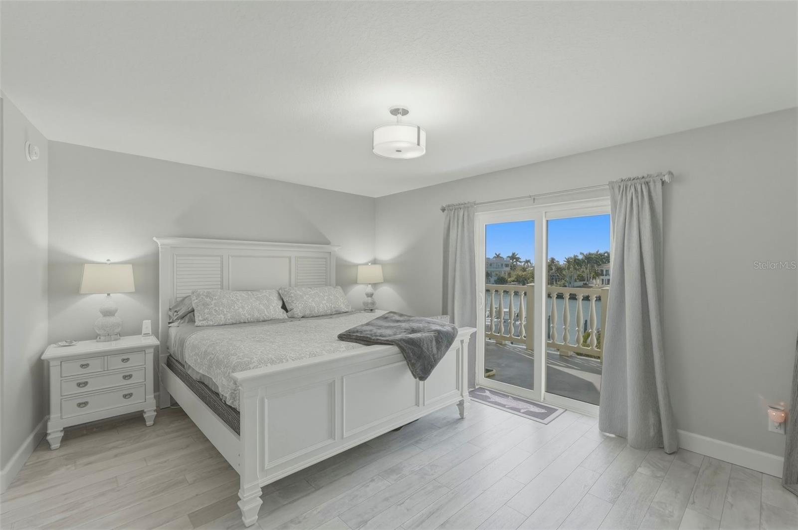 Image 18 of 37 For 544 Pinellas Bayway S Th13