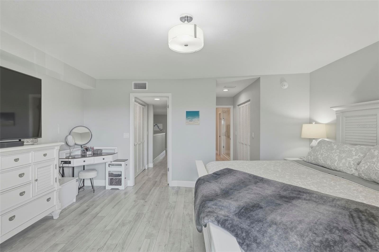 Image 19 of 37 For 544 Pinellas Bayway S Th13