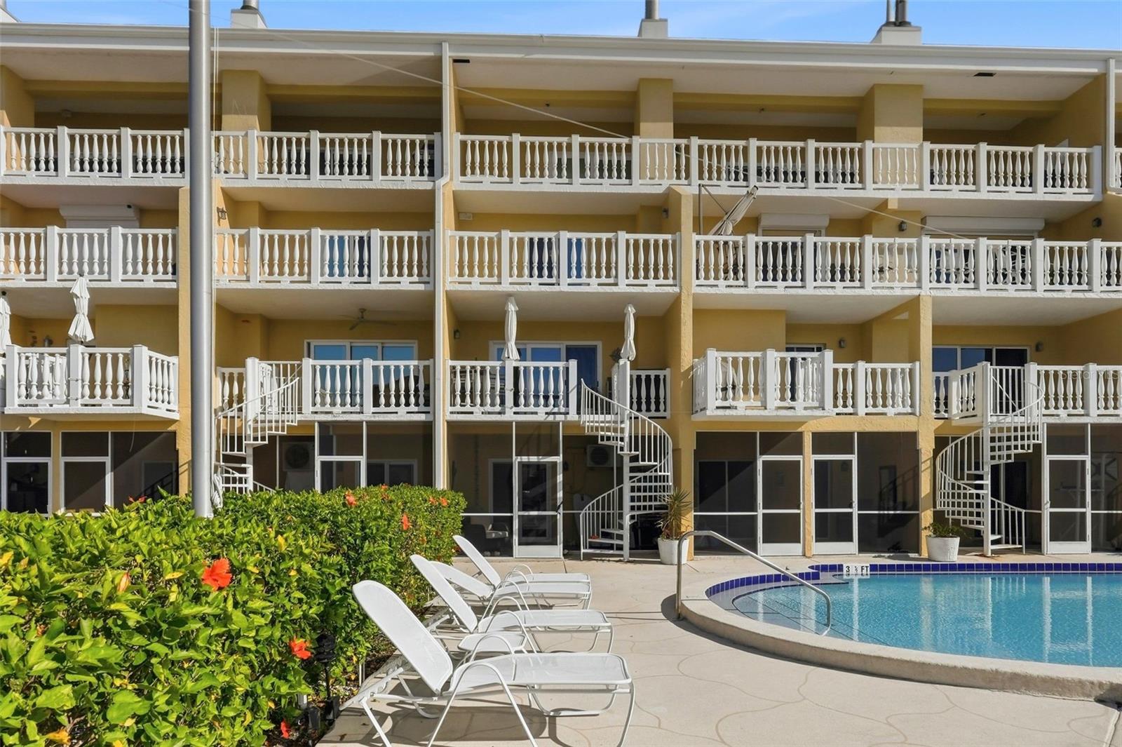 Image 29 of 37 For 544 Pinellas Bayway S Th13