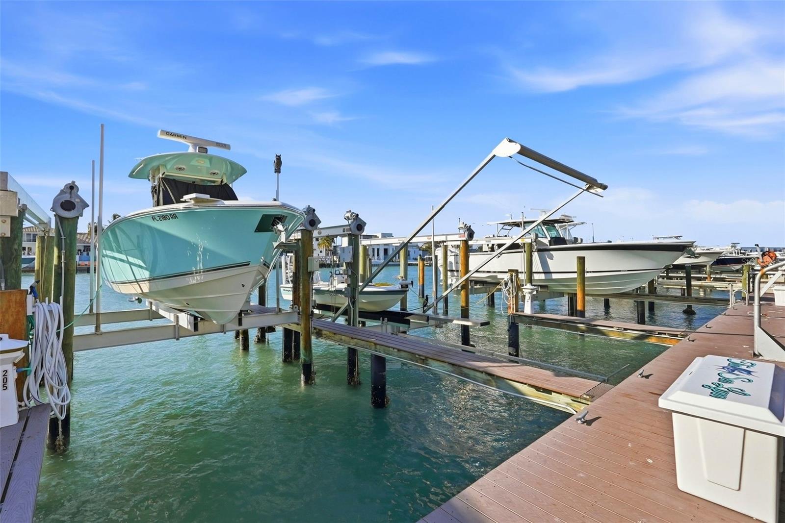 Image 30 of 37 For 544 Pinellas Bayway S Th13