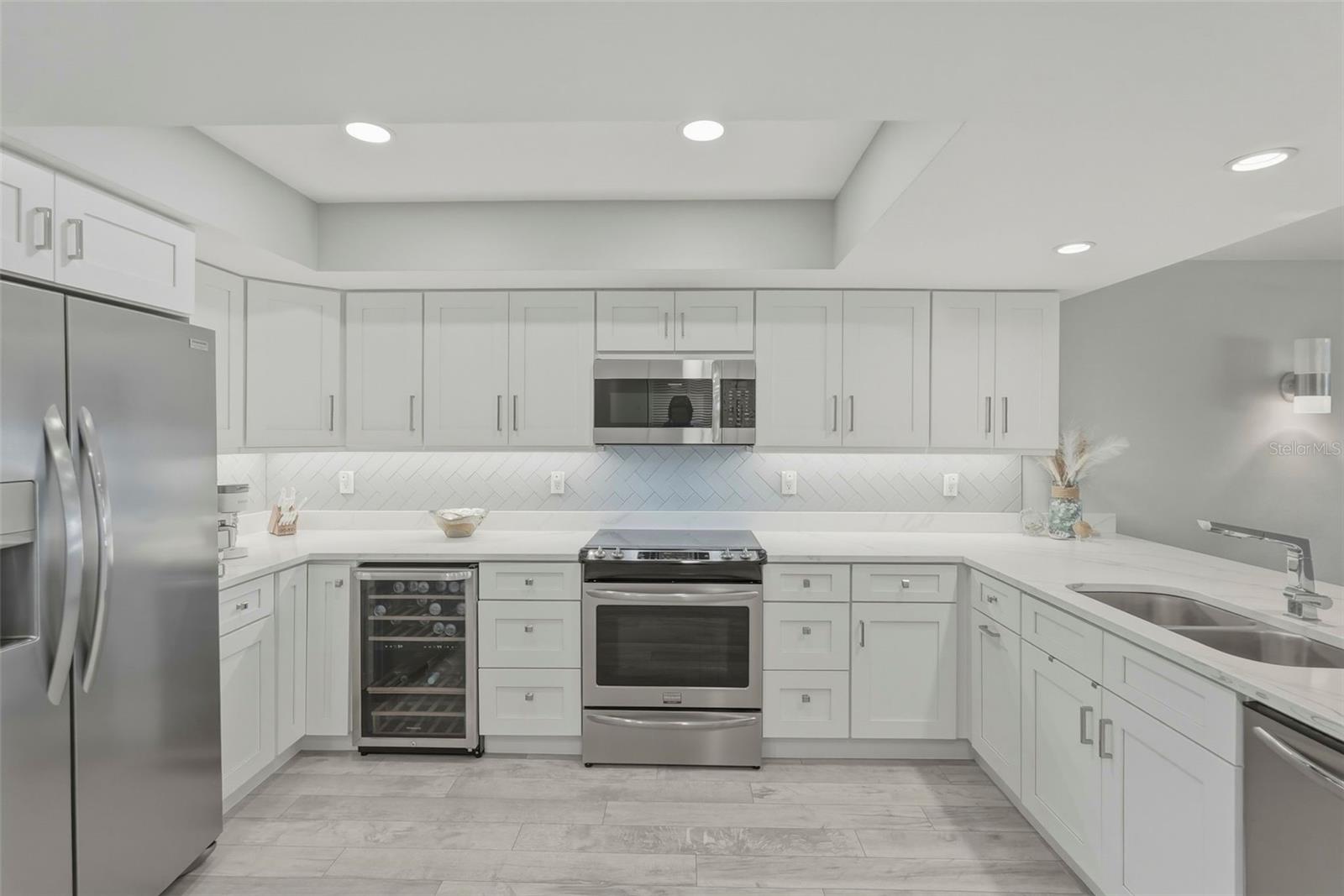 Image 8 of 37 For 544 Pinellas Bayway S Th13