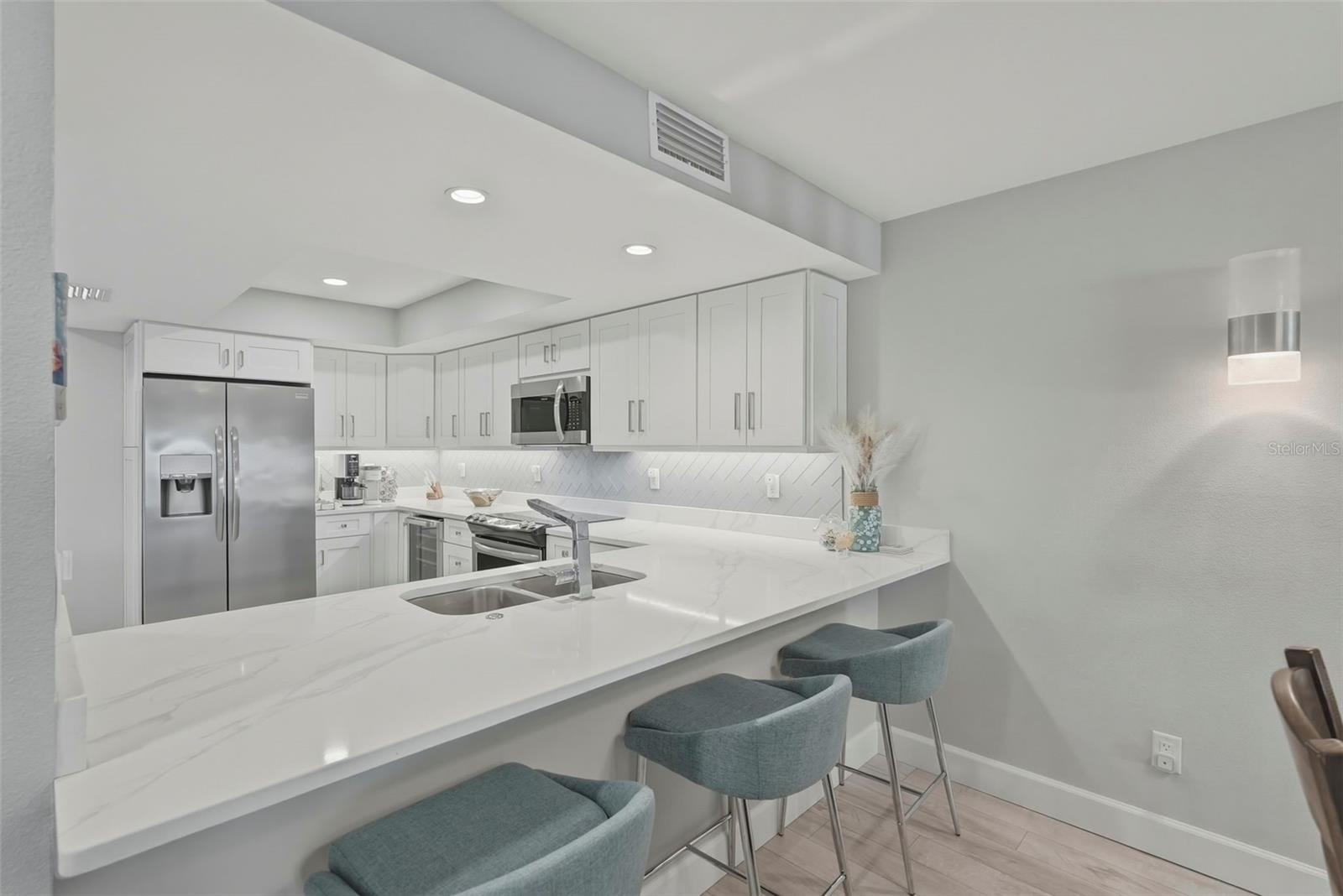 Image 9 of 37 For 544 Pinellas Bayway S Th13