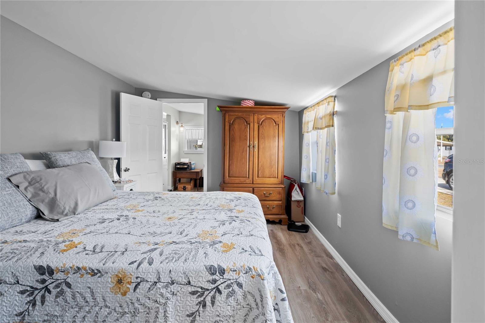 Image 14 of 60 For 37240 Beverly Avenue