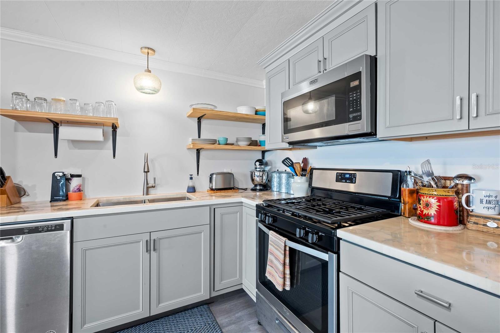 Image 3 of 60 For 37240 Beverly Avenue