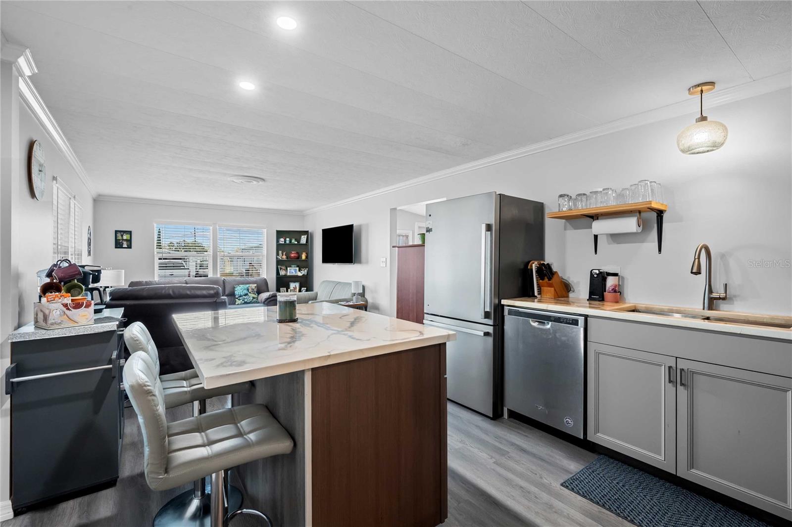 Image 7 of 60 For 37240 Beverly Avenue