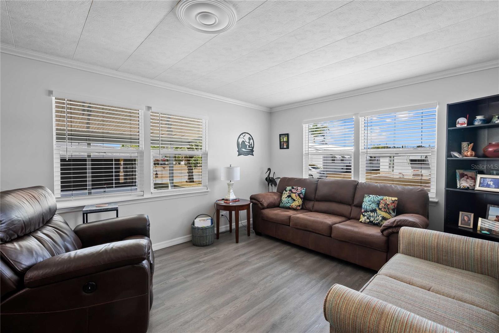 Image 9 of 60 For 37240 Beverly Avenue